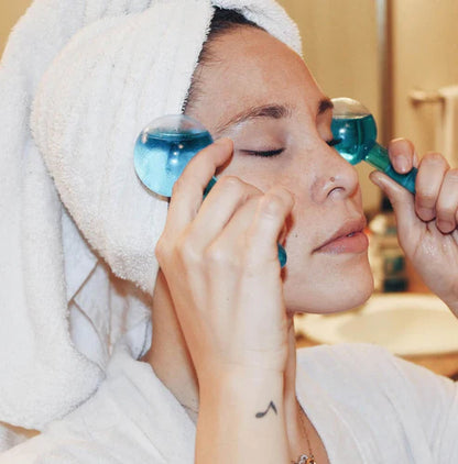 Benefit Cosmetics - Facial Ice Roller Globes ©